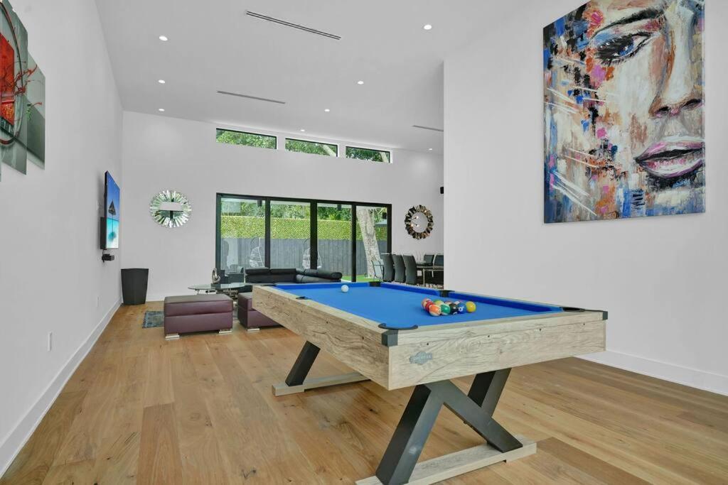 마이애미 Design House -Heated Pool -Big Yard -Gated Parking 빌라 외부 사진
